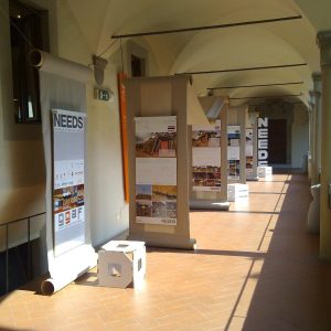 Allestimento Oblate mostra NEEDS